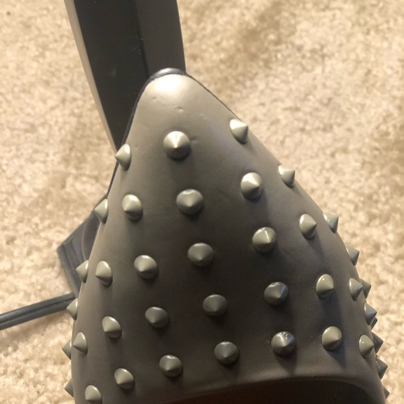 Spike high heel shoes - Picture 7 of 9